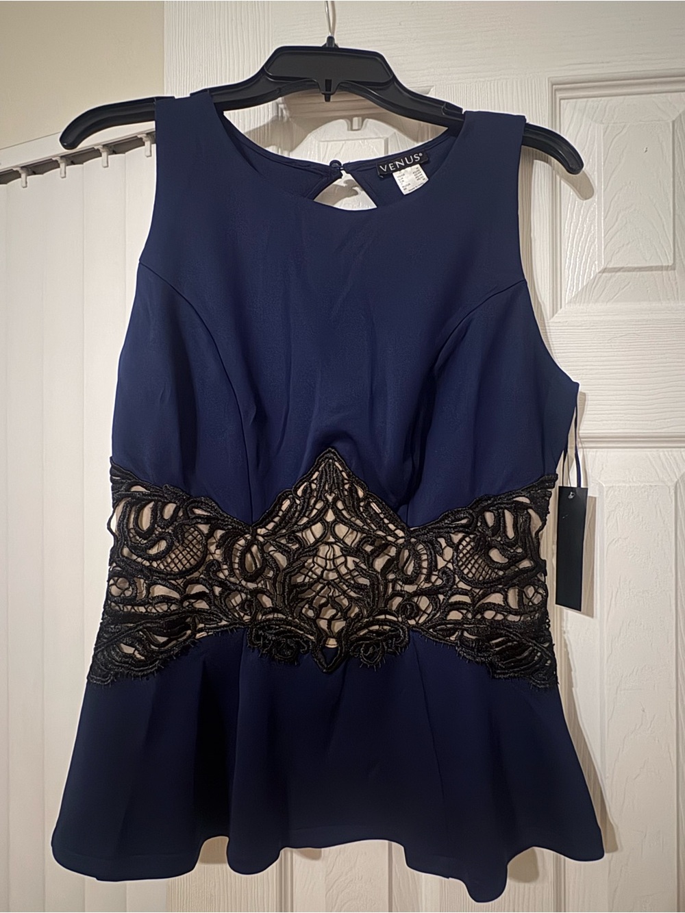 VENUS Navy Shell Top